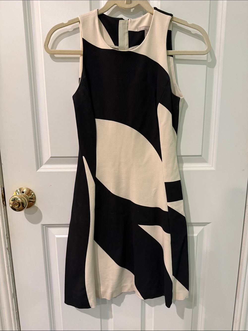 Banana Republic Black and Cream Sleeveless Geometric Shift Dress